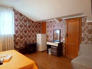 Гостевой дом Талассо Адлер Стандартный трехместный номер-1