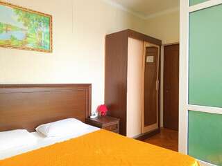 Гостевой дом Талассо Адлер Двухместный номер с 1 кроватью или 2 отдельными кроватями-4